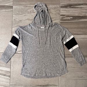 Women’s long sleeve gray and black thin hoodie size large Maurices